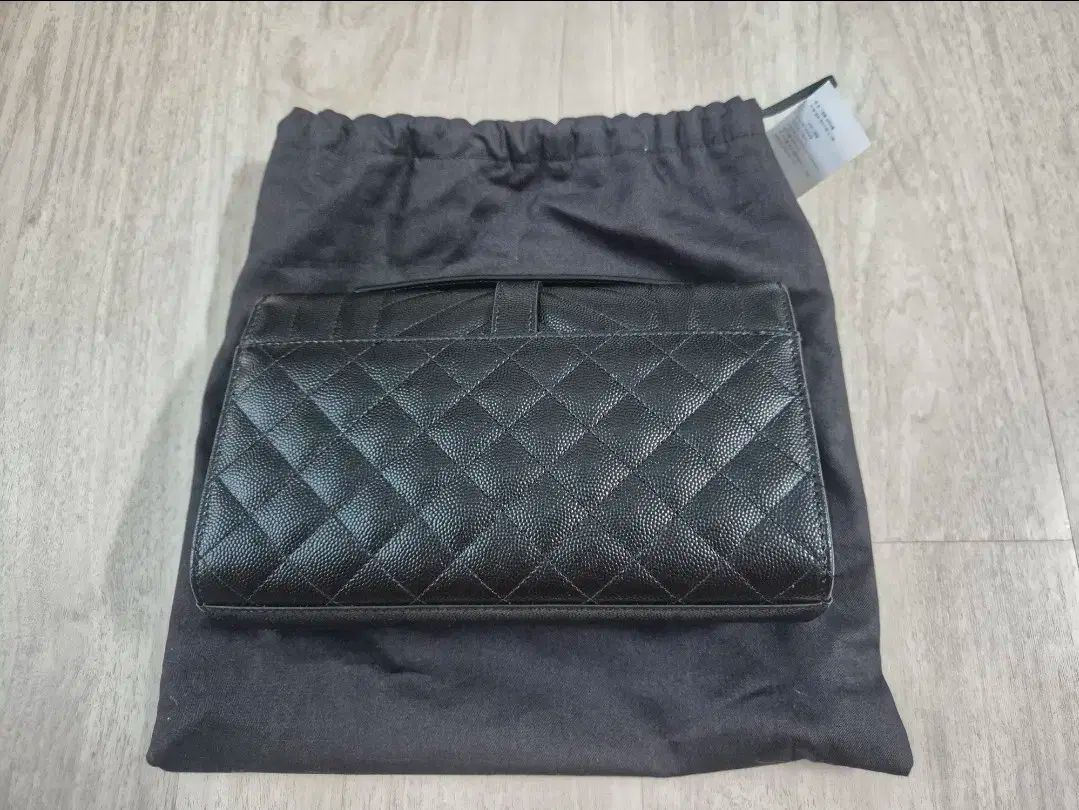 Saint Laurent サンローラン ENVELOPE エンベロープ シルバー スモール サイズ 팝니다