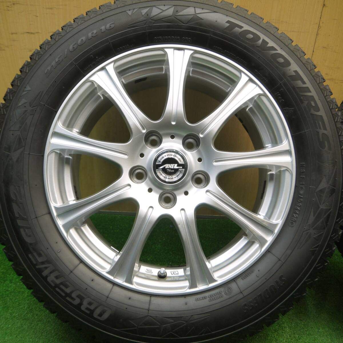 超バリ溝 23年 キレイ ほぼ10分 スタッドレス 215 60R16 トーヨー オブザーブ GIZ2 AXEL Three アクセル 16インチ PCD114.3 5H 5010808Hス