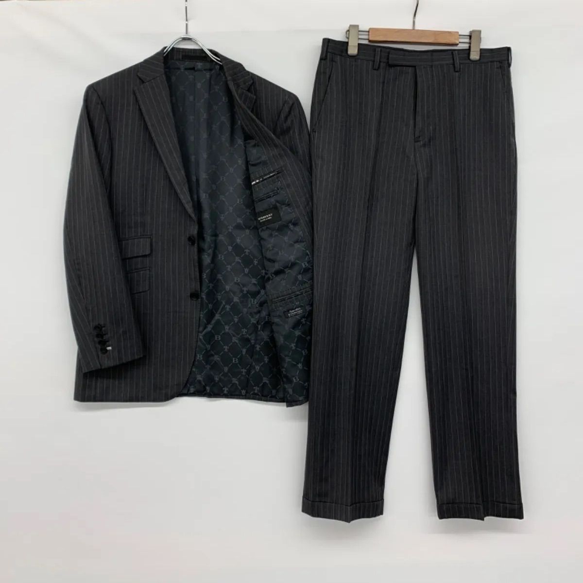 【極美品✨️】バーバリーブラックレーベル スーツ 2B SUPER100's 黒 BURBERRY BLUE LABEL - バーバリー ブラックレーベル BURBERRY