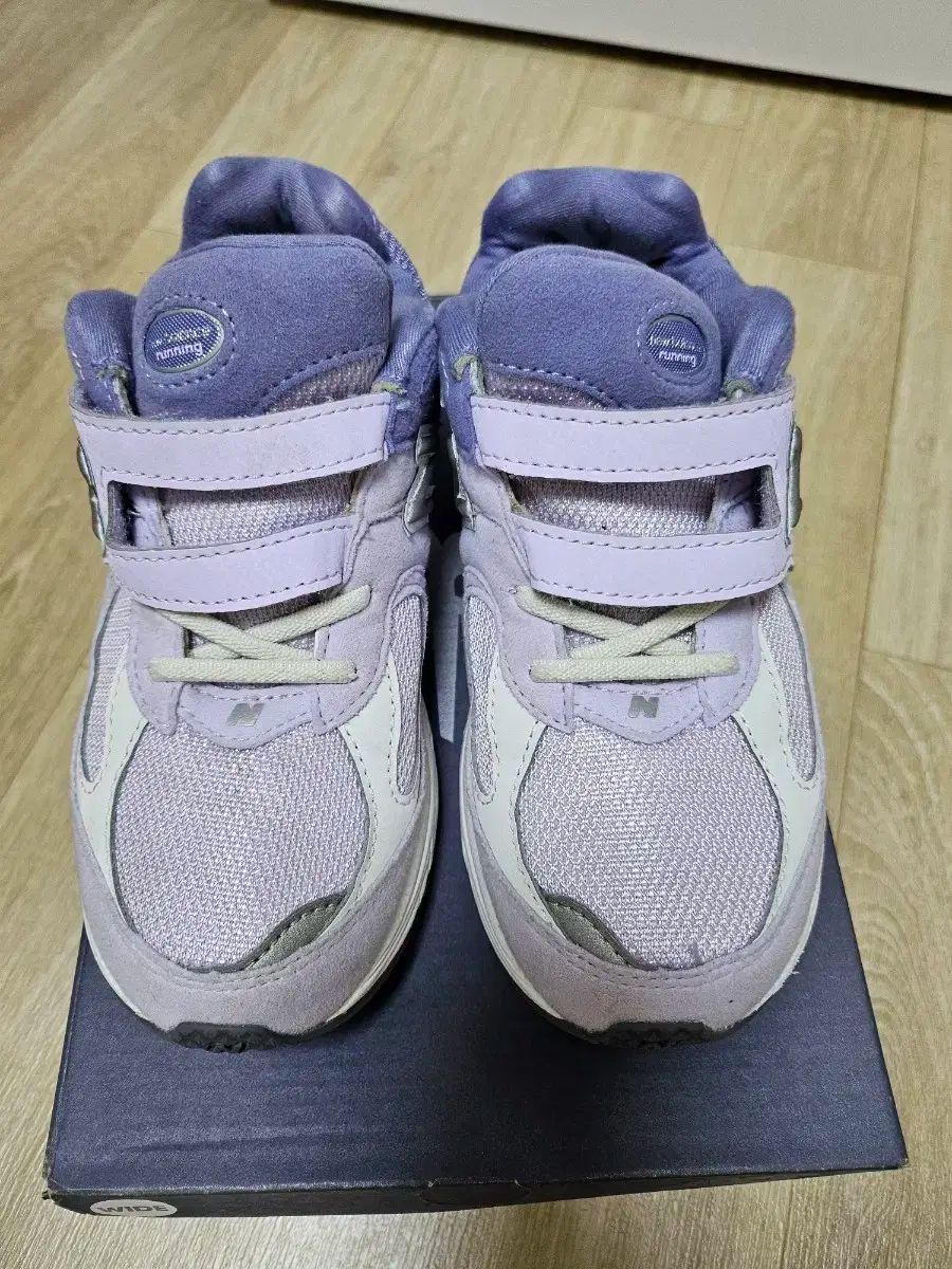 【雷市場（ポンジャン）商品韓国直送】 New Balance(ニューバランス) スニーカー 200 ( PV2002PK )