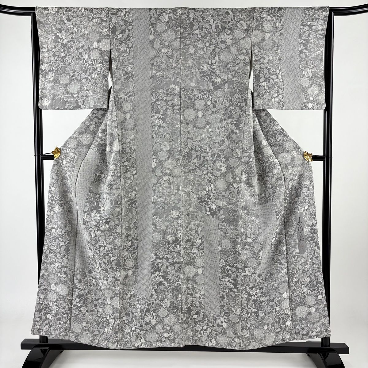 付下げ 身丈155cm 裄丈64.5cm M 袷 山岡古都 紋意匠 草花 菊 灰色 正絹  