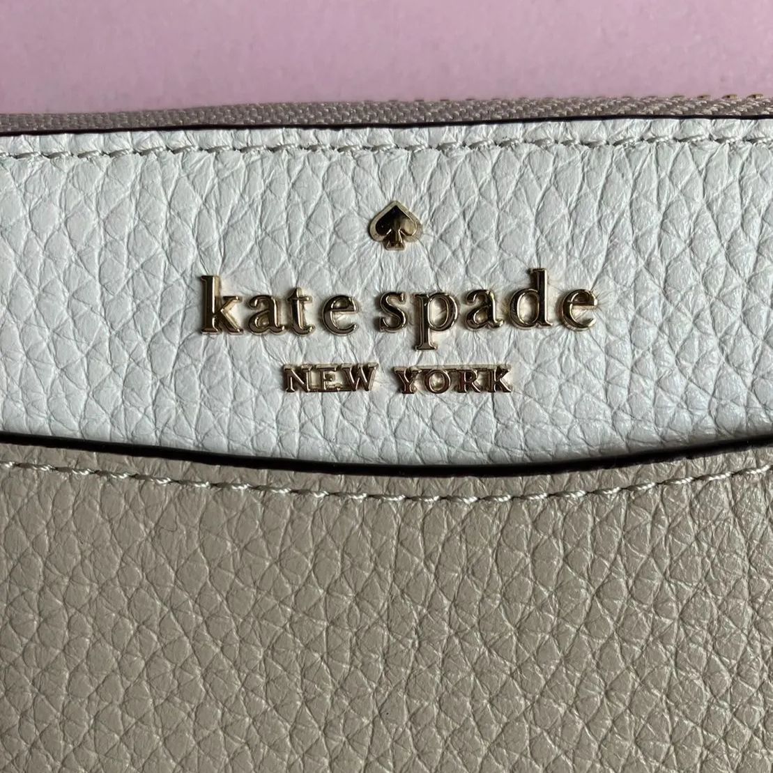 ケイトスペード（kate spade） 長財布 ラウンドファスナー 直営店購入