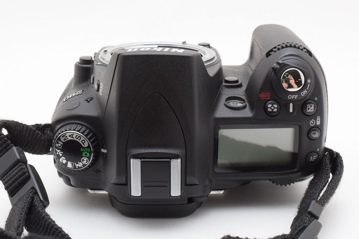 デジタル一眼レフカメラ D90