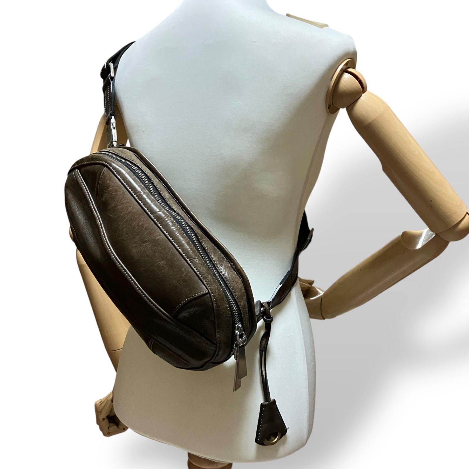 aniary アニアリ ウエストバッグ ボディバッグ レザーバッグ 保存袋付 ネイビー 通年 店舗受取可 アニアリ aniary 正規取扱店 アニアリ ボディバッグ aniary バッグ