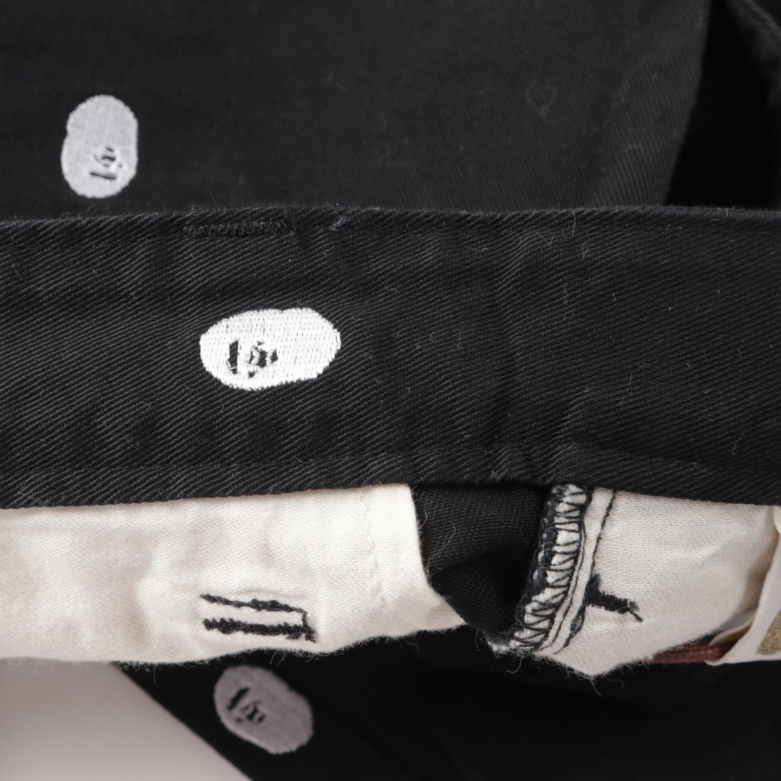 A BATHING APE アベイシングエイプ APE HEAD刺繍 チノパンツ - メルカリ