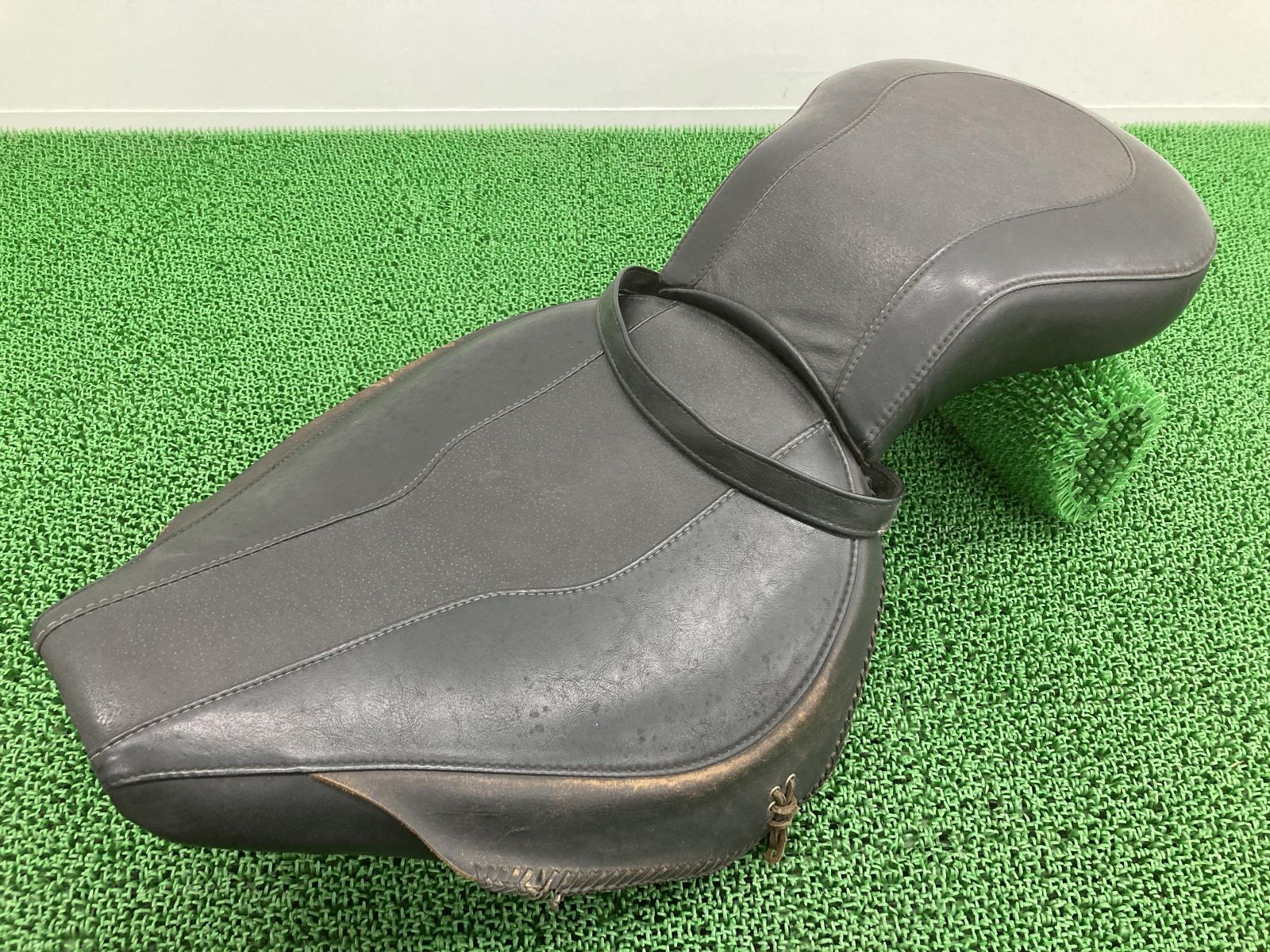 FLSTF1340 シート ハーレー 純正 中古 バイク 部品 ソフテイル ファットボーイ エボ初期 シートバンド セット 車検 Genuine