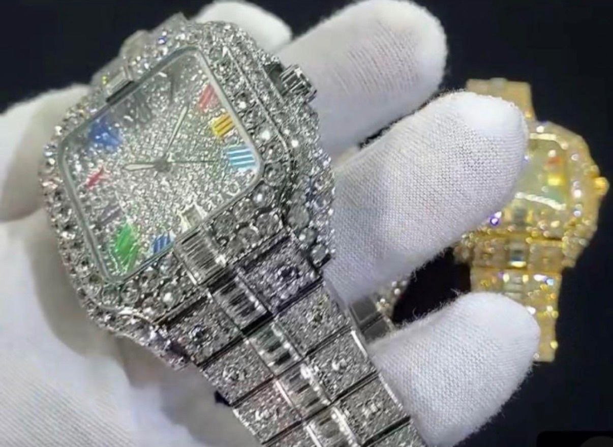 【150gの重厚感】輝きも色気も桁違いのフルジルコニア ブリンブリン腕時計 150gの重厚感】輝きも色気も桁違いのフルジルコニア ブリンブリン