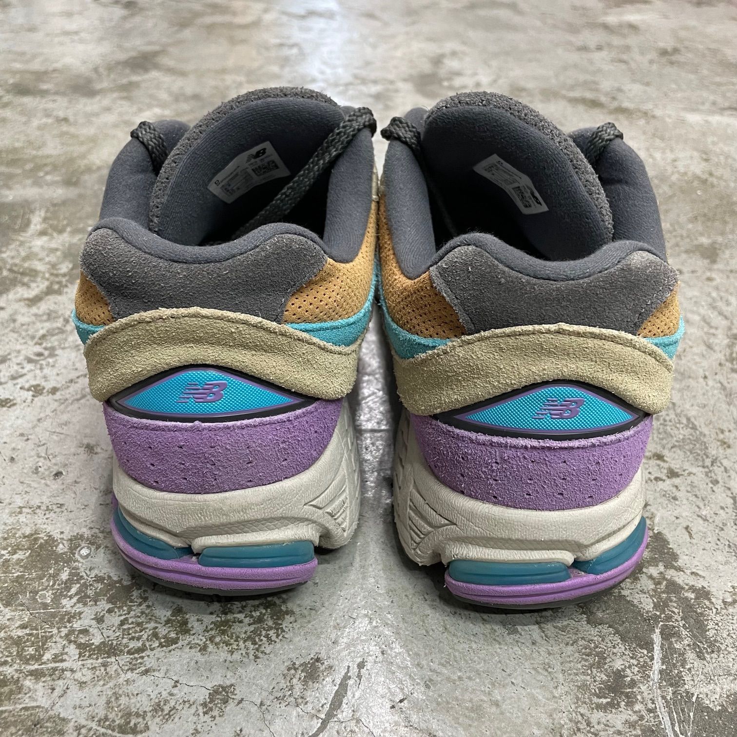 国内正規 New Balance 2002R Beige/Purple M2002RWA スエード スニーカー ニューバランス 27.5cm  76835A1 - メルカリ