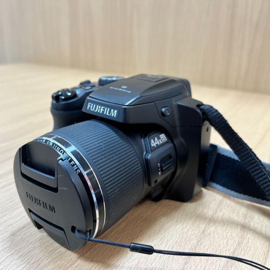 【極美品】FUJIFILM FINEPIX S8400 デジタルカメラ
