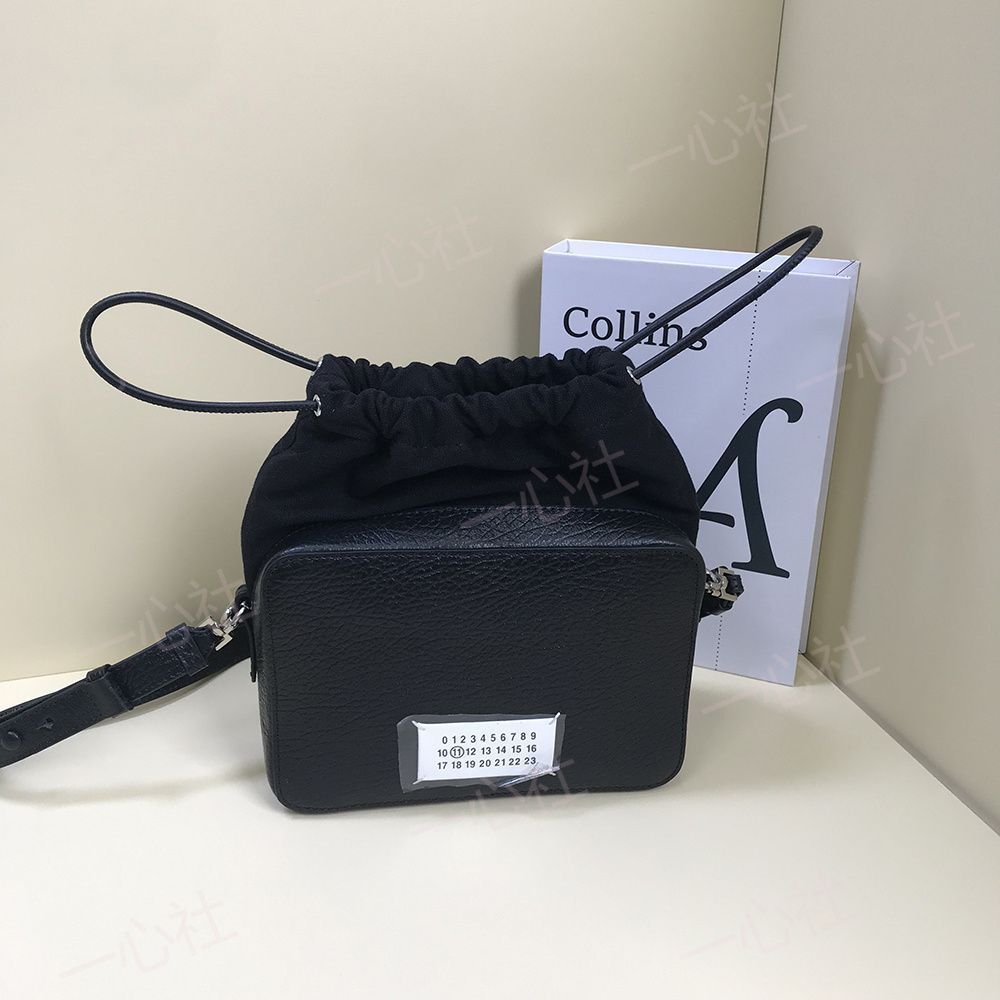 割引中！Maison Margiela 5ACカメラバッグ ユニセックス P199 - メルカリ 