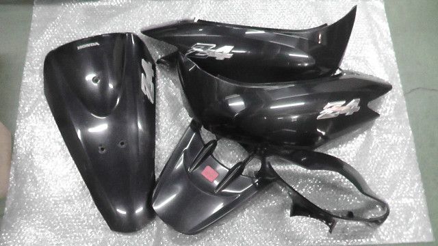 スマートディオZ4 AF63 の カウルセット 傷 1761277971