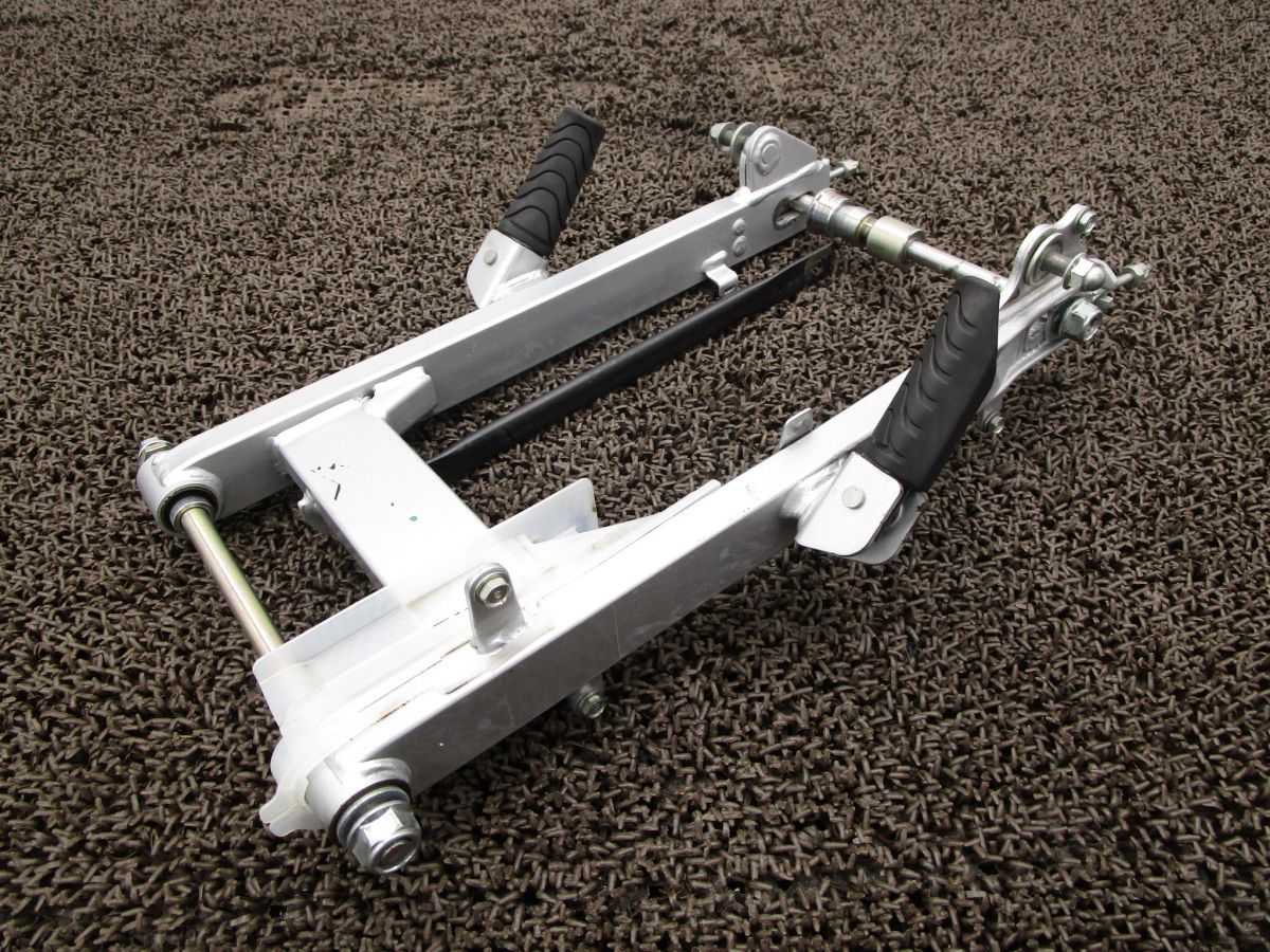 スーパーカブ110 スイングアーム タンデムステップ □A7051 リアアクスルシャフト JA44 ホンダ JA10E Super Cub FI 60周年