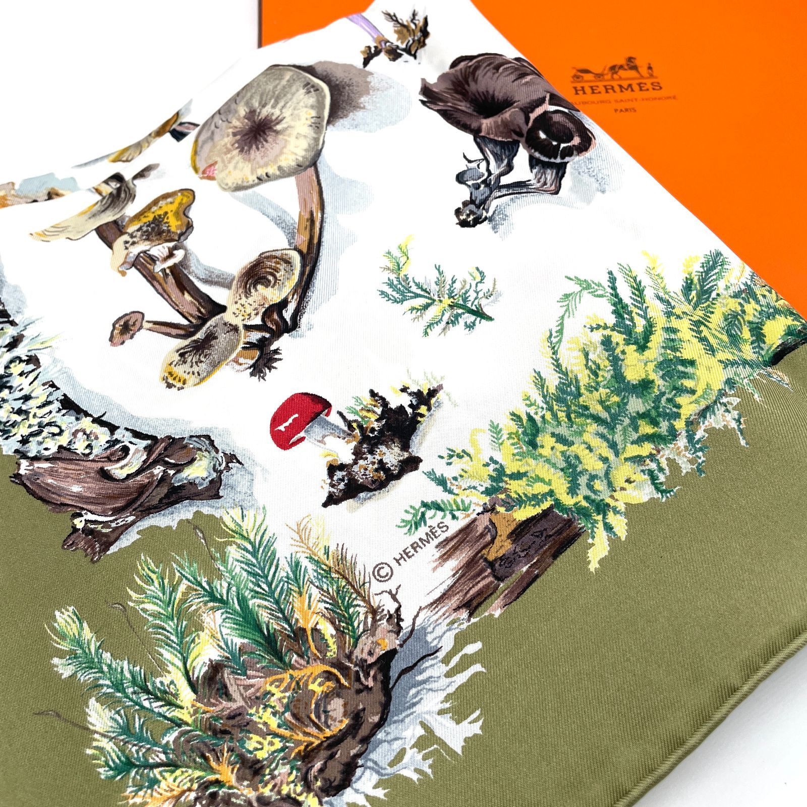 HERMES エルメス スカーフ カレ90 シャンピニオン キノコ HERMESエルメススカーフカレ90【シャンピニオン】【キノコ】