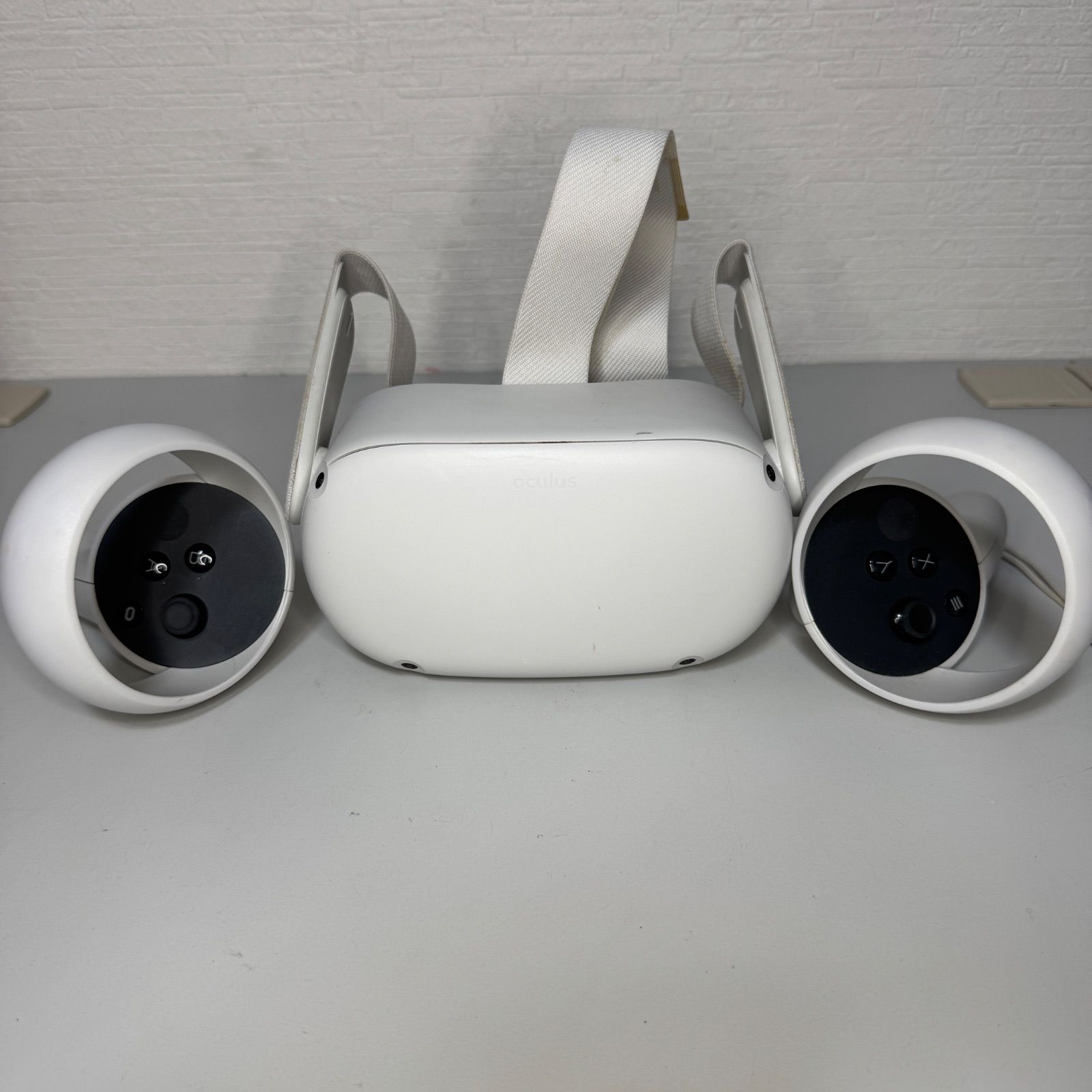 訳あり| Oculus Quest 2 64GB | Meta Quest 2 VRヘッドセット 接顔パーツ バンド汚れあり 詳細要 ジャンク