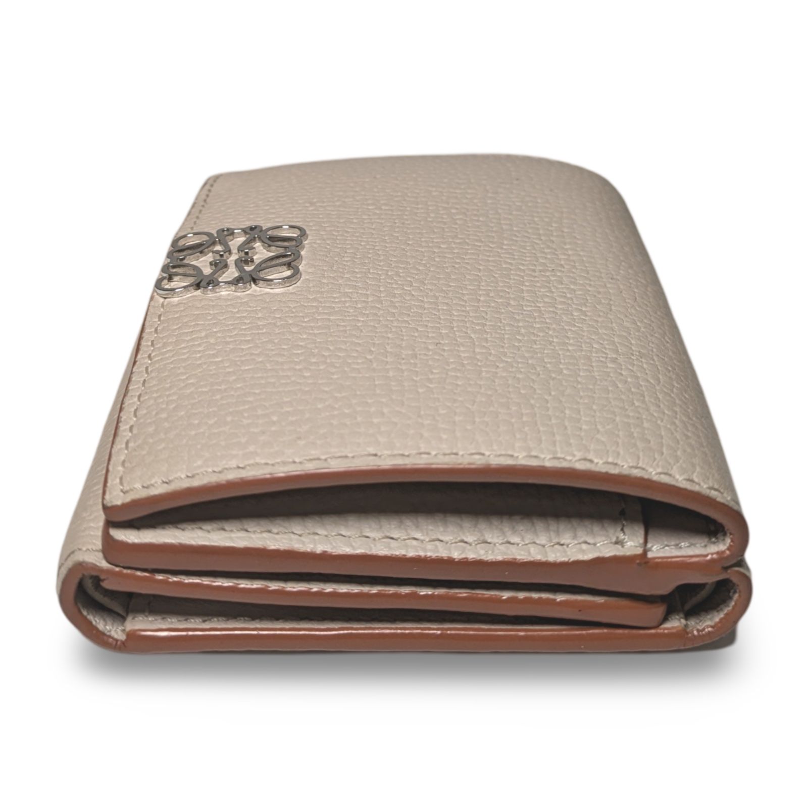 美品】LOEWEロエベ アナグラム トライフォールドウォレット アイボリー  