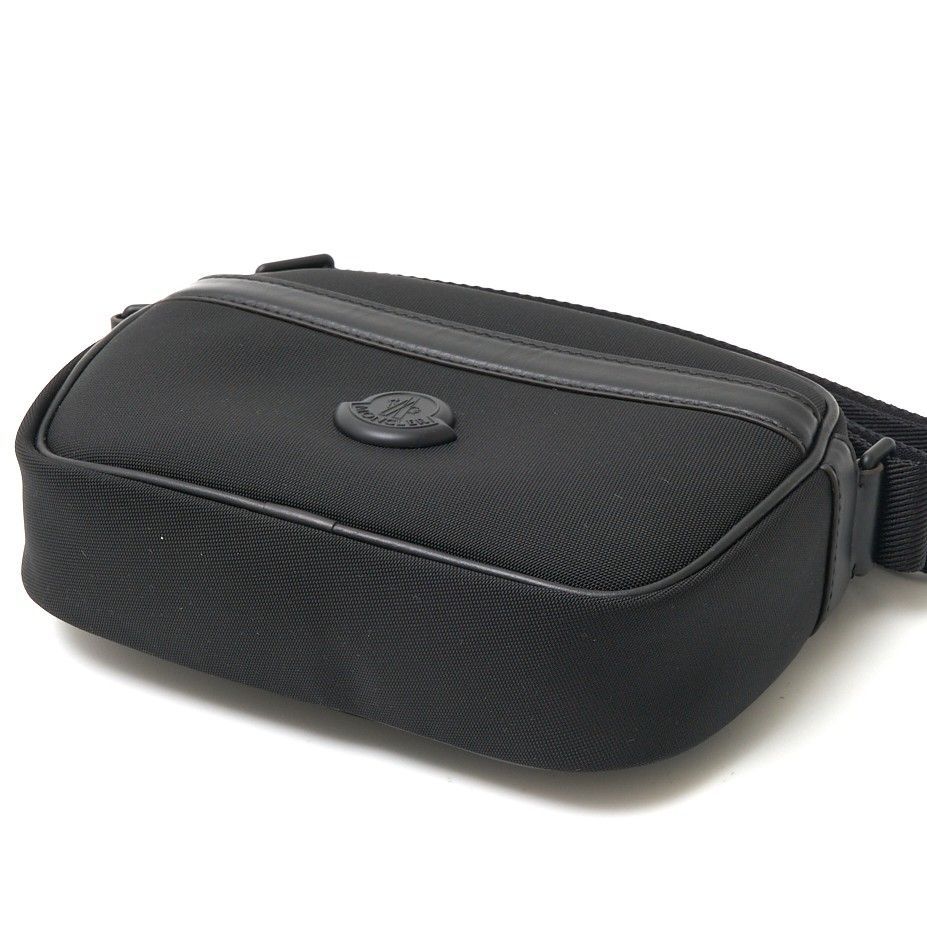 【MONCLER】Pierrick クロスボディバッグ ナイロン シリコンロゴ Black Pierrick Water-Repellent Crossbody Bag - Bags & Small