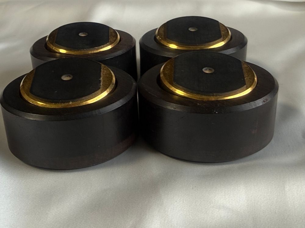 山本音響工芸 Yamamoto Sound Craft PB-4-2 砲金ピン インシュレーター 4点セット 品