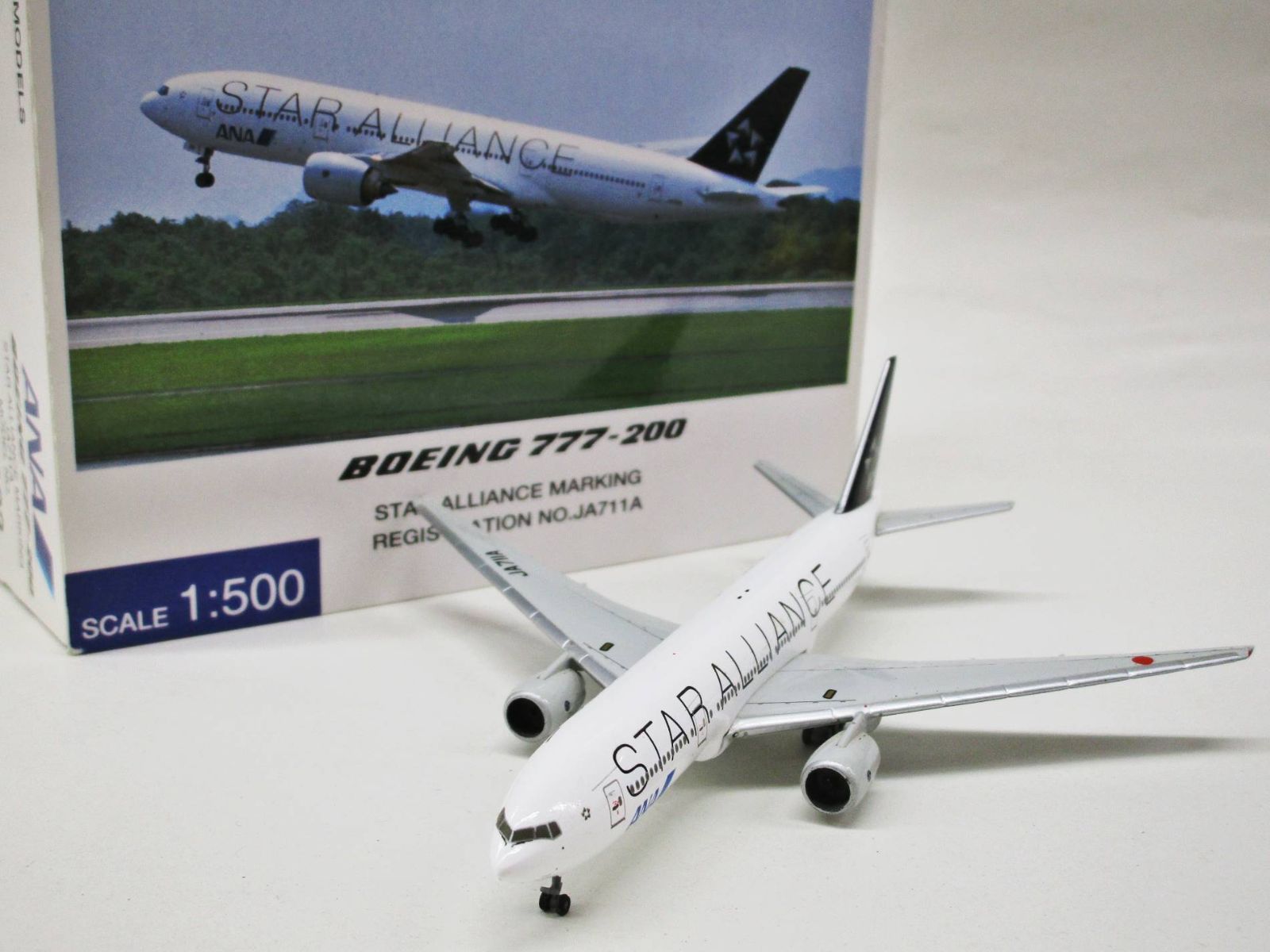2024年新作入荷 B777-200 ANA 1/400 quality Phoenix ER Metal