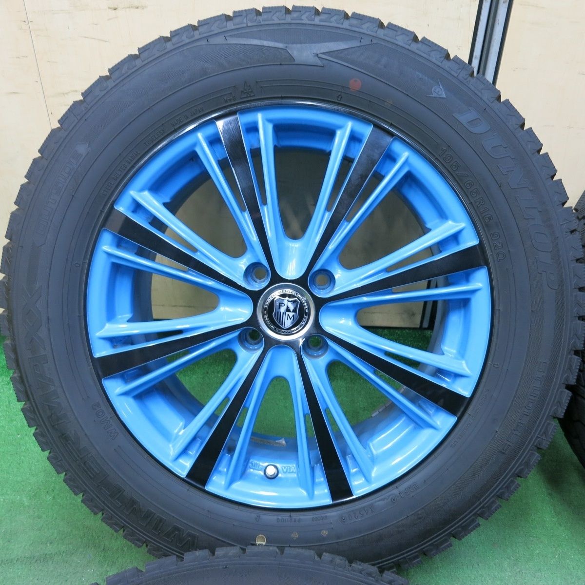 バリ溝 キレイ 9.5分以上 マイスター プレミックス アマルフィ 195 65R16 スタッドレス ダンロップ ウインターマックス WM02 16インチ PCD100 4H 4110807SYス