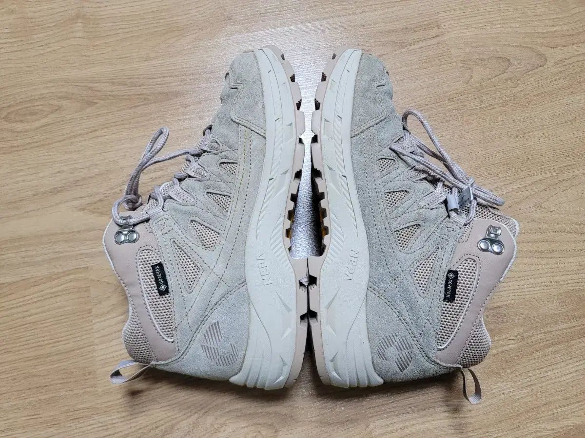 ゴアテックス 登山靴