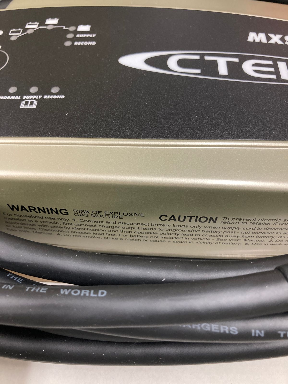 【中古品】【0922】CTEK 高性能バッテリーチャージャー MXS 25EC　ITUBS2GKX4WE