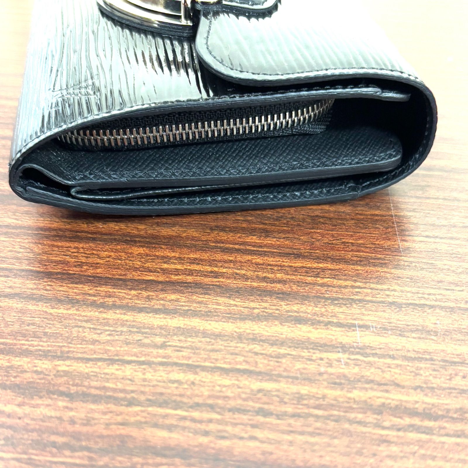 s)LOUIS VUITTON ルイヴィトン LV エピ ポルトフォイユ ジョイ コアラ