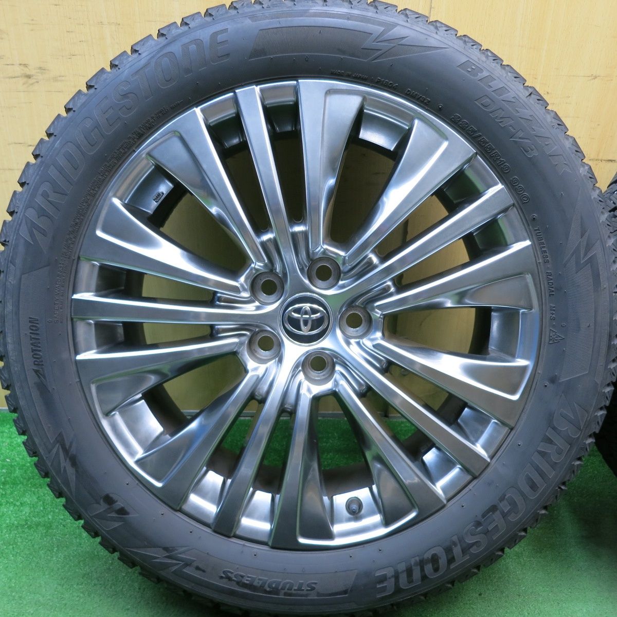 ハリアー80 純正ホイール BLIZZAK DM-V3 225/55R19 4本