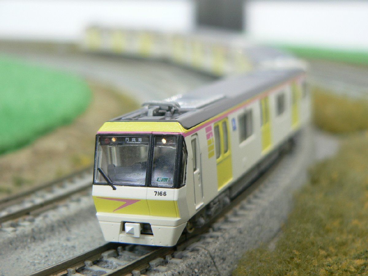 鉄コレ 70系後期車 (長堀鶴見緑地線・16編成桜色) 4両セット