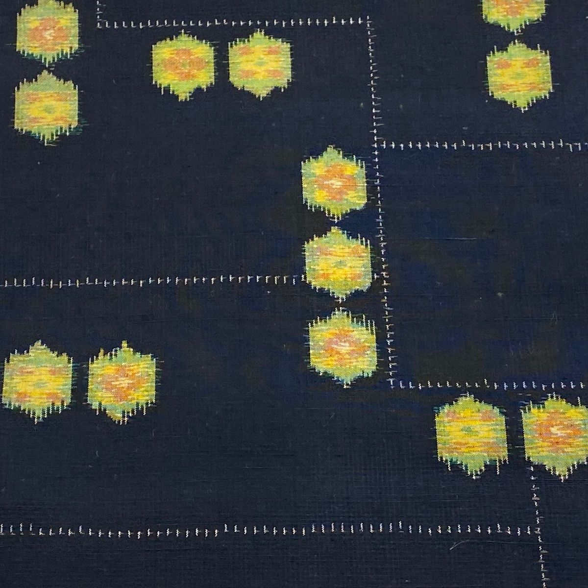 反物 秀品 紬 証紙あり 亀甲 絣 黒 正絹