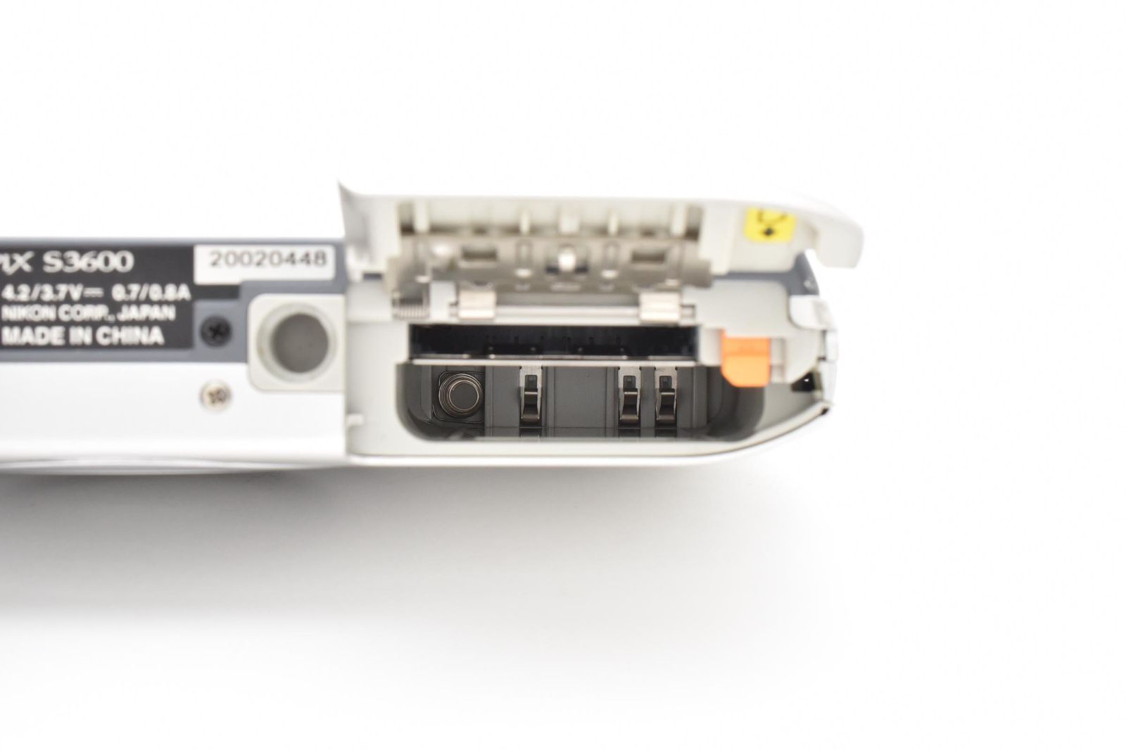 コンパクトデジタルカメラ