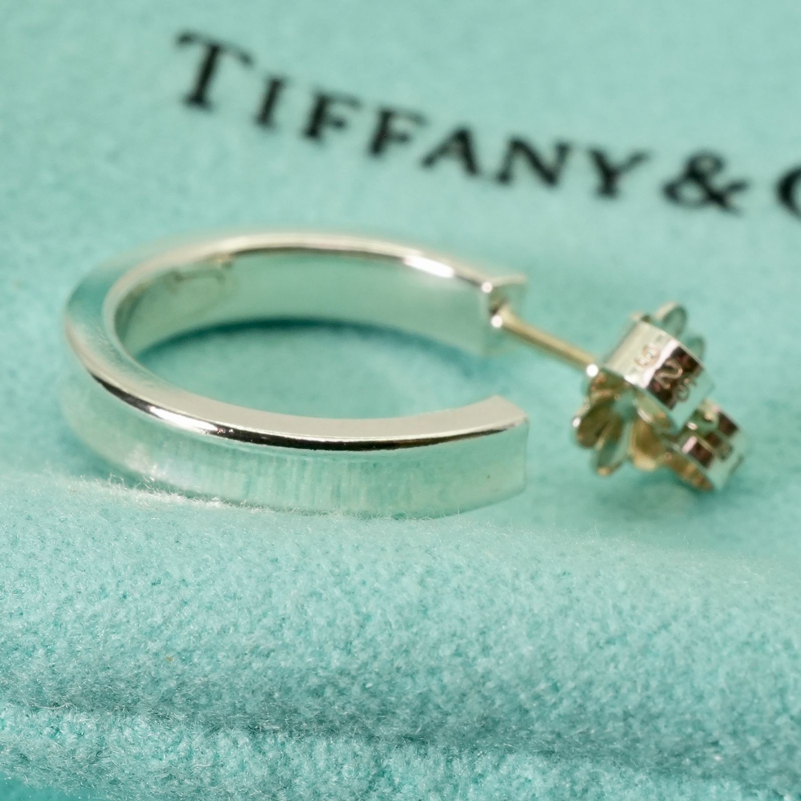 絶妙なデザイン ティファニー 極美品 1837 片耳/24-5406 ピアス フープ ナロー アクセサリー