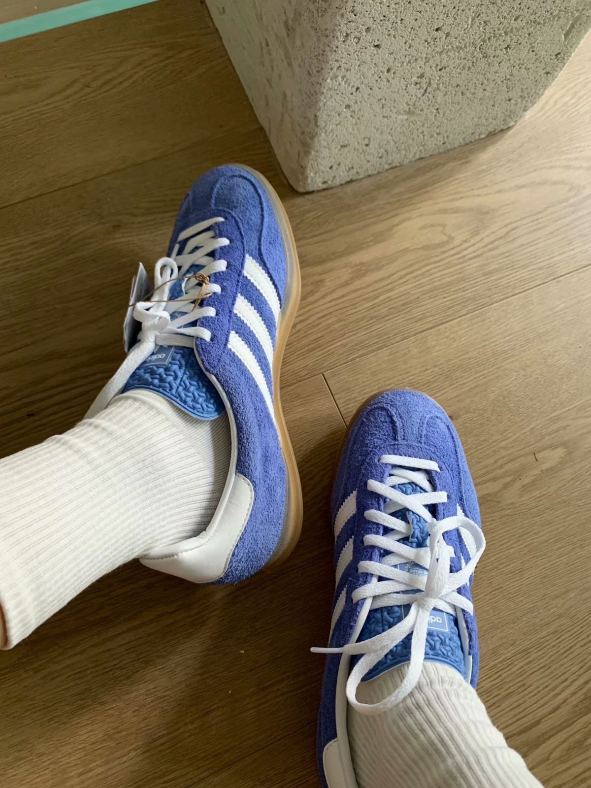 ADIDAS アディダス HQ8717 Adidas Original Gazelle Indoor Trainers 男女兼用