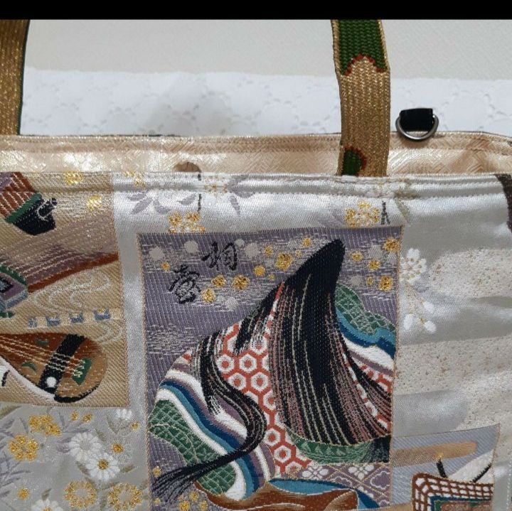 12日までの出品❤帯リメイクハンドバック❤お姫様❤ショルダー紐&底板つき❤ 帯リメイクショルダーバッグ 黒 光沢花 ショルダーバッグ