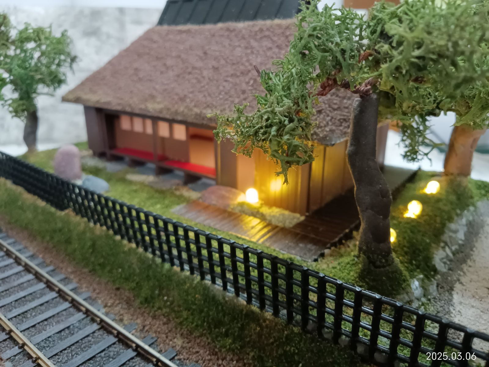 模型・プラモデル 【HOゲージ】茅葺き屋根の古民家 ジオラマ