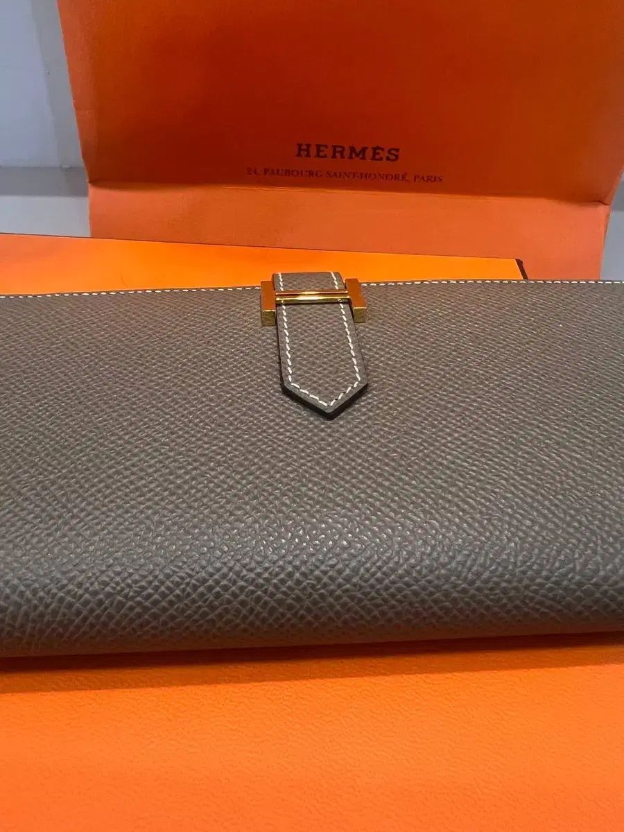 【美品】エルメス　ベアンスフレ　ヴォーエプソン　エトゥープ　長財布　611 HERMES（エルメス） ベアンスフレ 2つ折長財布 二つ折り長財布 ヴォー