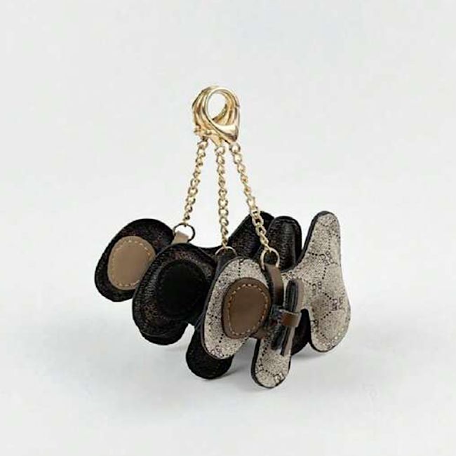 犬 モチーフ レザー バッグチャーム モノグラム 総柄 合皮 犬 犬