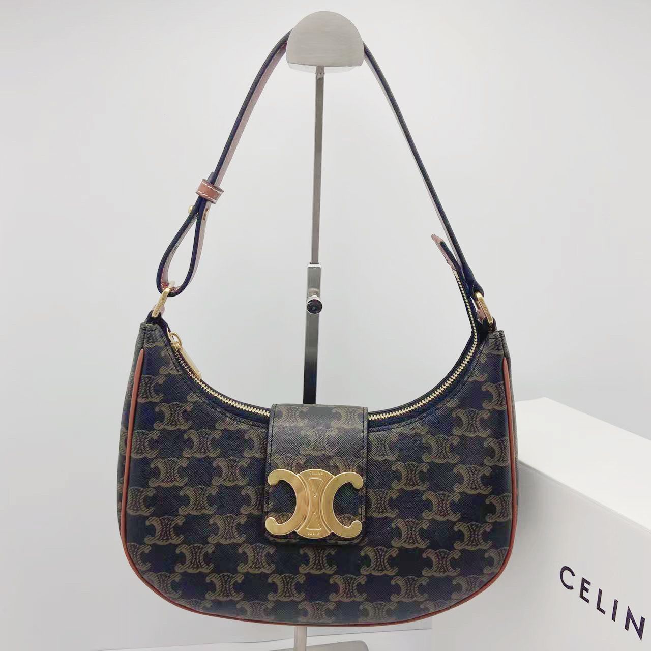 CELINE AVA トリオンフ ショルダーバッグ レディース 人気