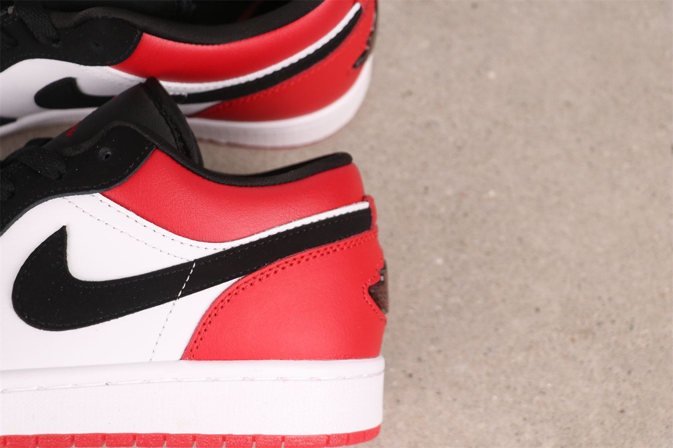 今日特価】Air Jordan 1 Low IB8971-106 ホワイトレッド（White