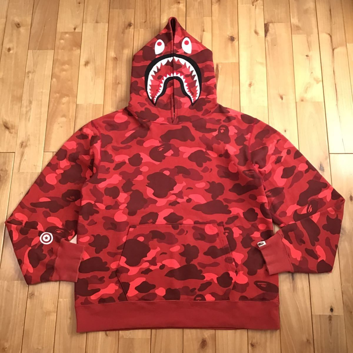 着丈64cmですA・BATHING APE シャークパーカー 赤 - パーカー