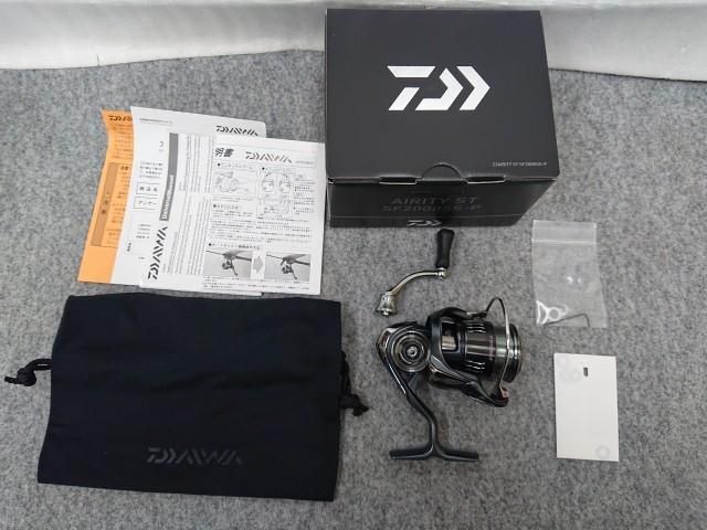 中古】 ダイワ 23エアリティ ST SF2000SS-P スピニングリール