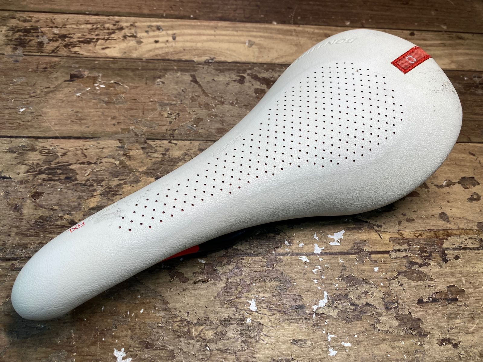 BONTREGER Serano RXL セラーノ サドル WHT カーボン BONTREGER ボントレガー Serano RXL セラーノ サドル WHT カーボン