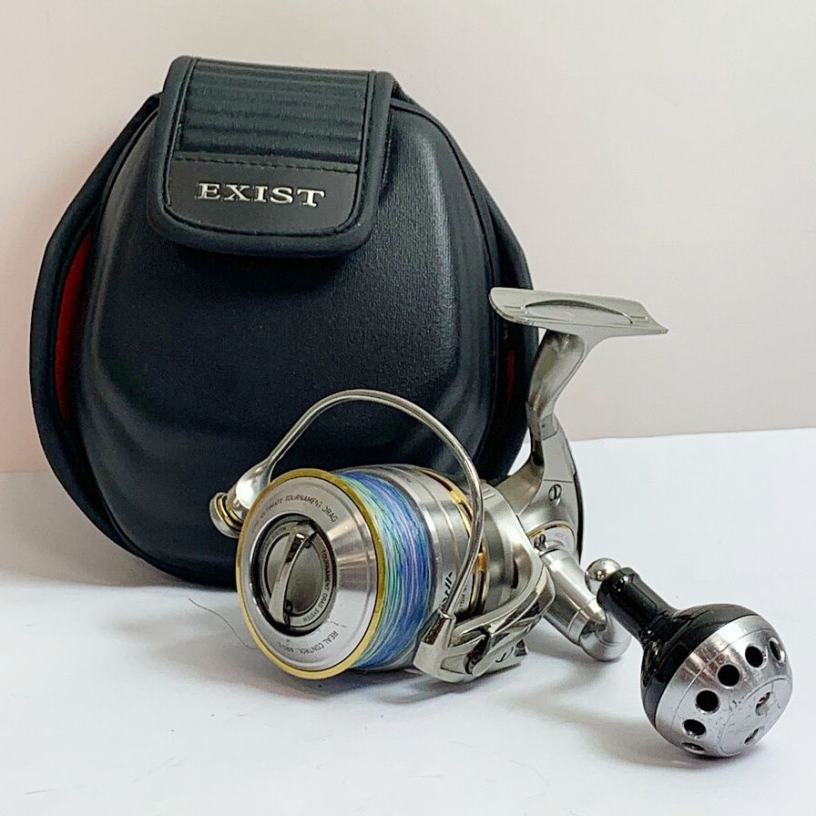DAIWA - 【中古】 ダイワ 05 イグジスト 3012 ゴメクサスノブ、リールスタンド付  /SO006M DAIWA ダイワ 05イグジスト 3012 スピニングリール 055285 使用