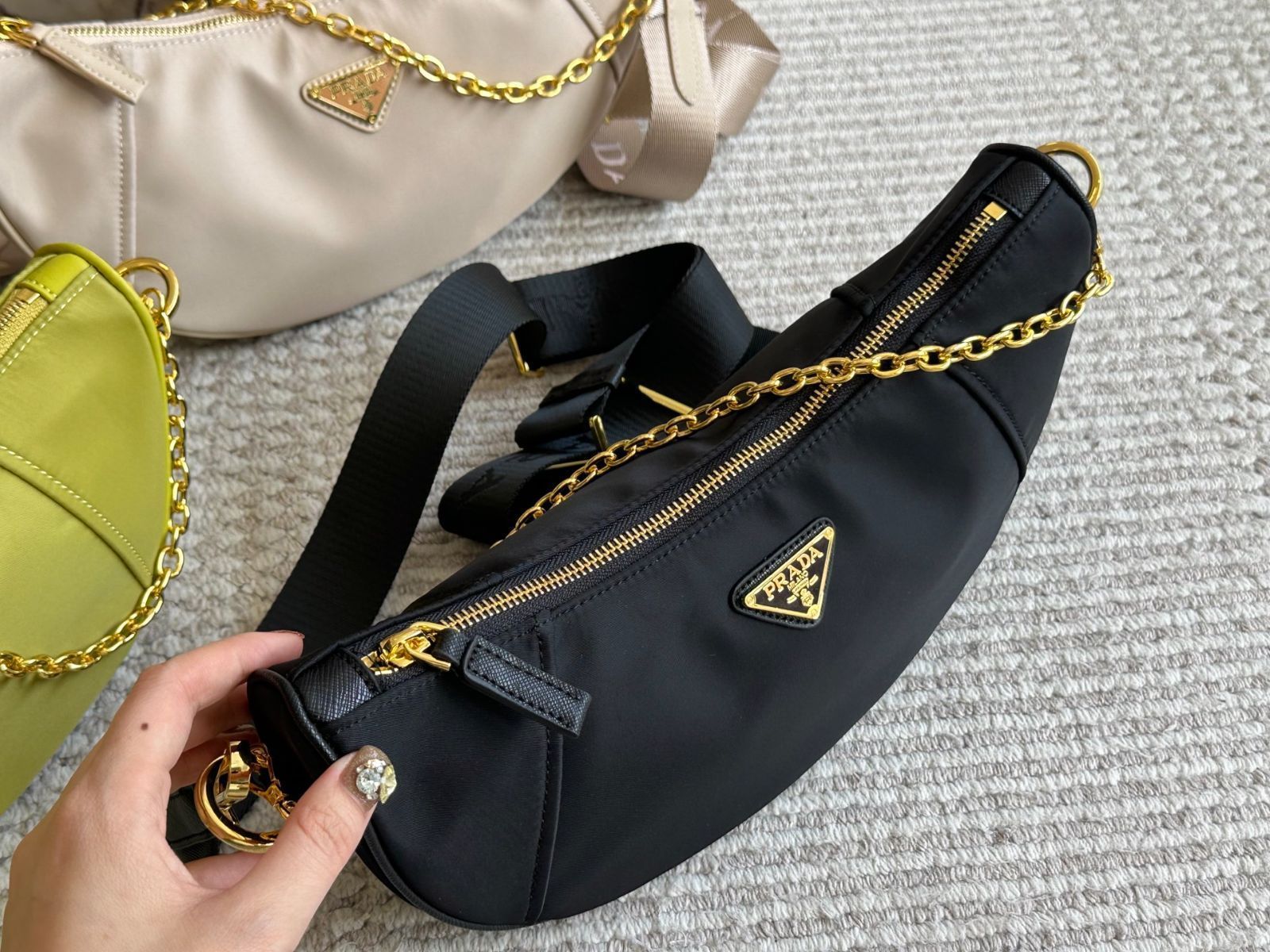 【国内送関税込】PRADA ☆ スウィング ショルダーバッグ Prada Swing ショルダーバッグ | グリーン | FARFETCH JP
