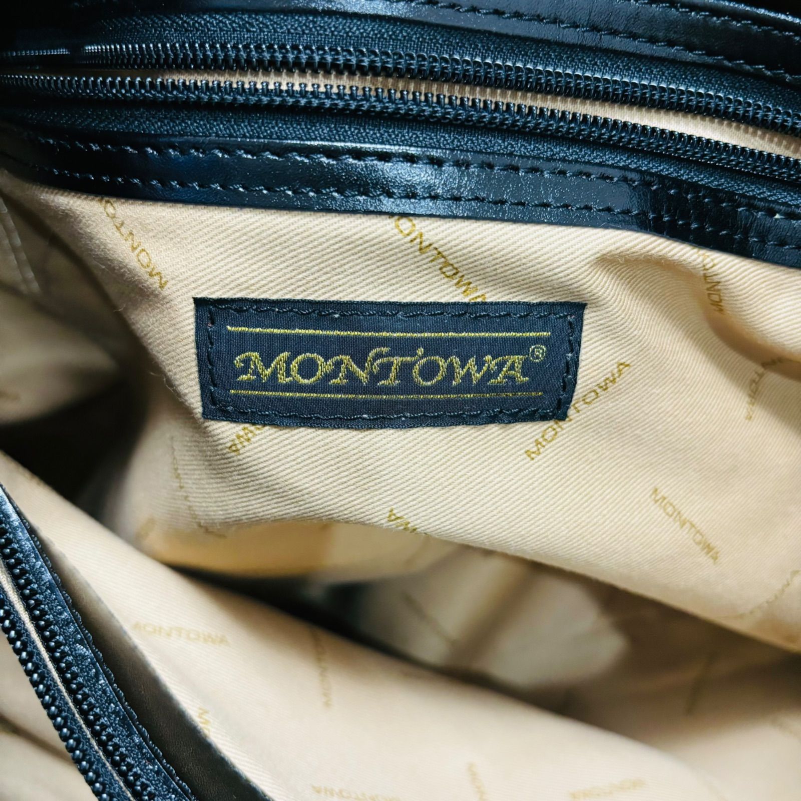 極美品 MONTOWA モントワ トートバッグ ブラック 黒 レザー A4