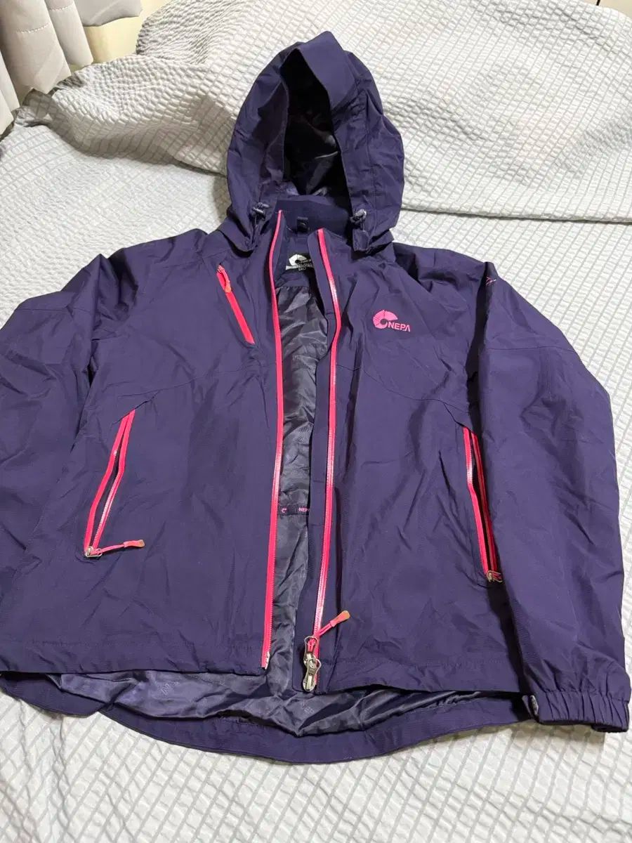 NEPA ネパ 軽量ダウン ウィンドブレーカー