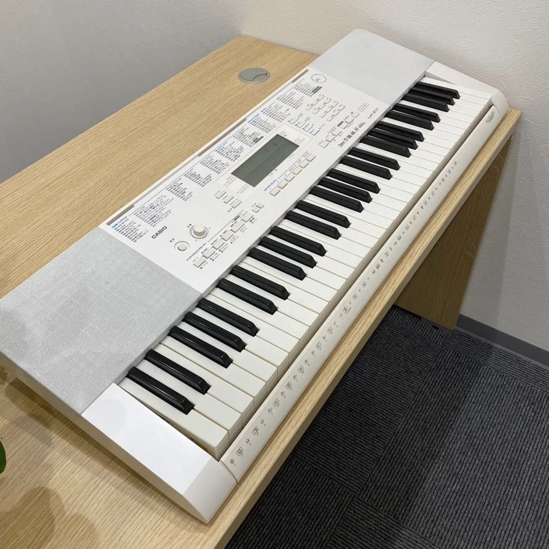 カシオキーボードLK－222中古美品です 決まりました - 電子楽器