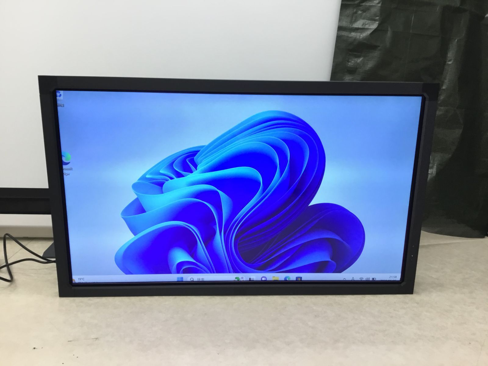 NEC 46型タッチパネル内蔵大画面液晶ディスプレイ LCD-V463-TM D-SUB USB-B リモコン タッチペン ドライバーCD - メルカリ