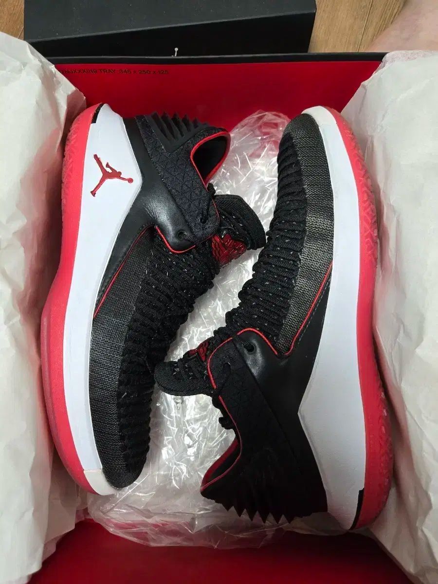 JORDAN バスケットボールシューズ ブラック/レッド ジョーダン キッズ