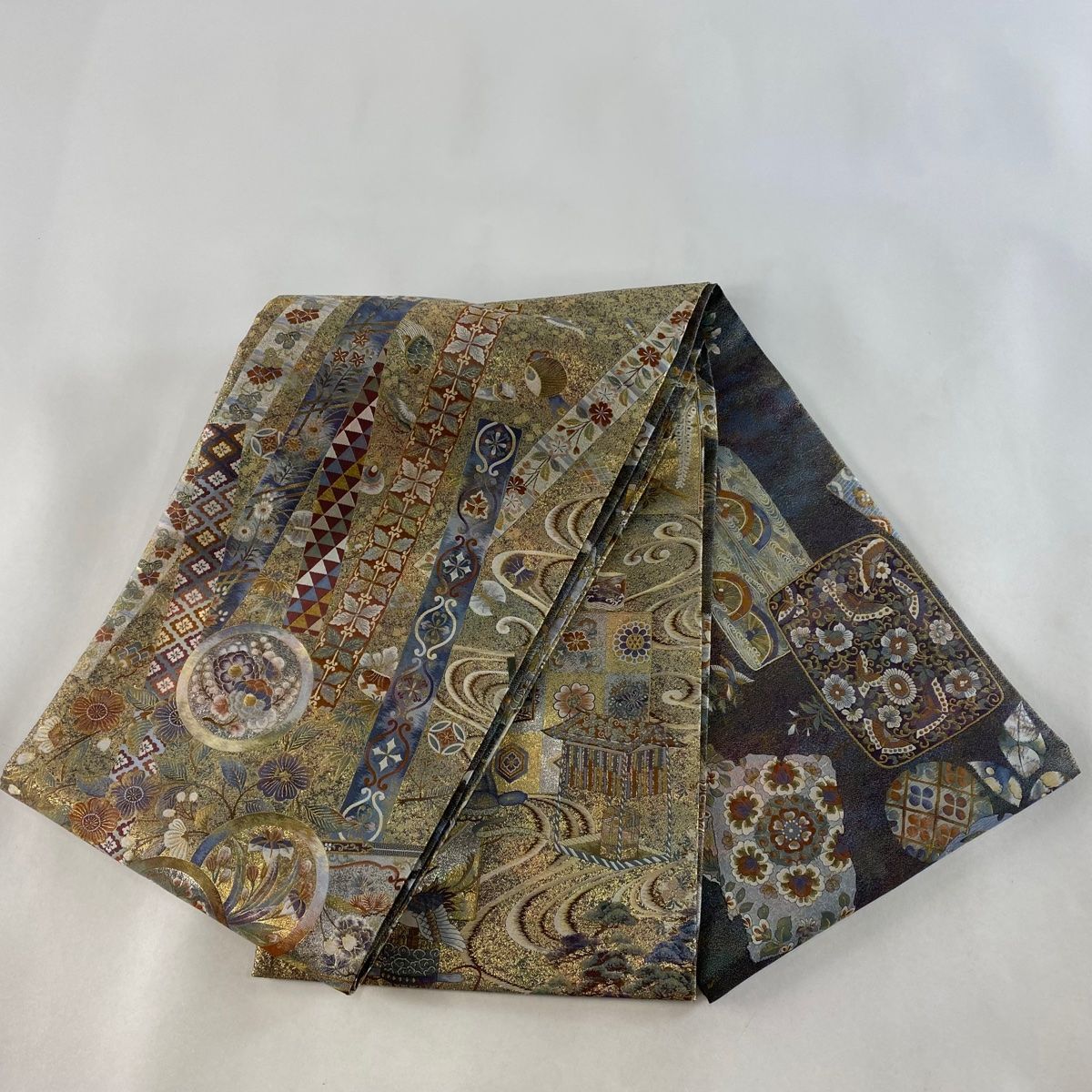 丸帯 美品 逸品 琳派百人一首 風景 金糸 箔 金色 お太鼓柄 正絹 【中古  