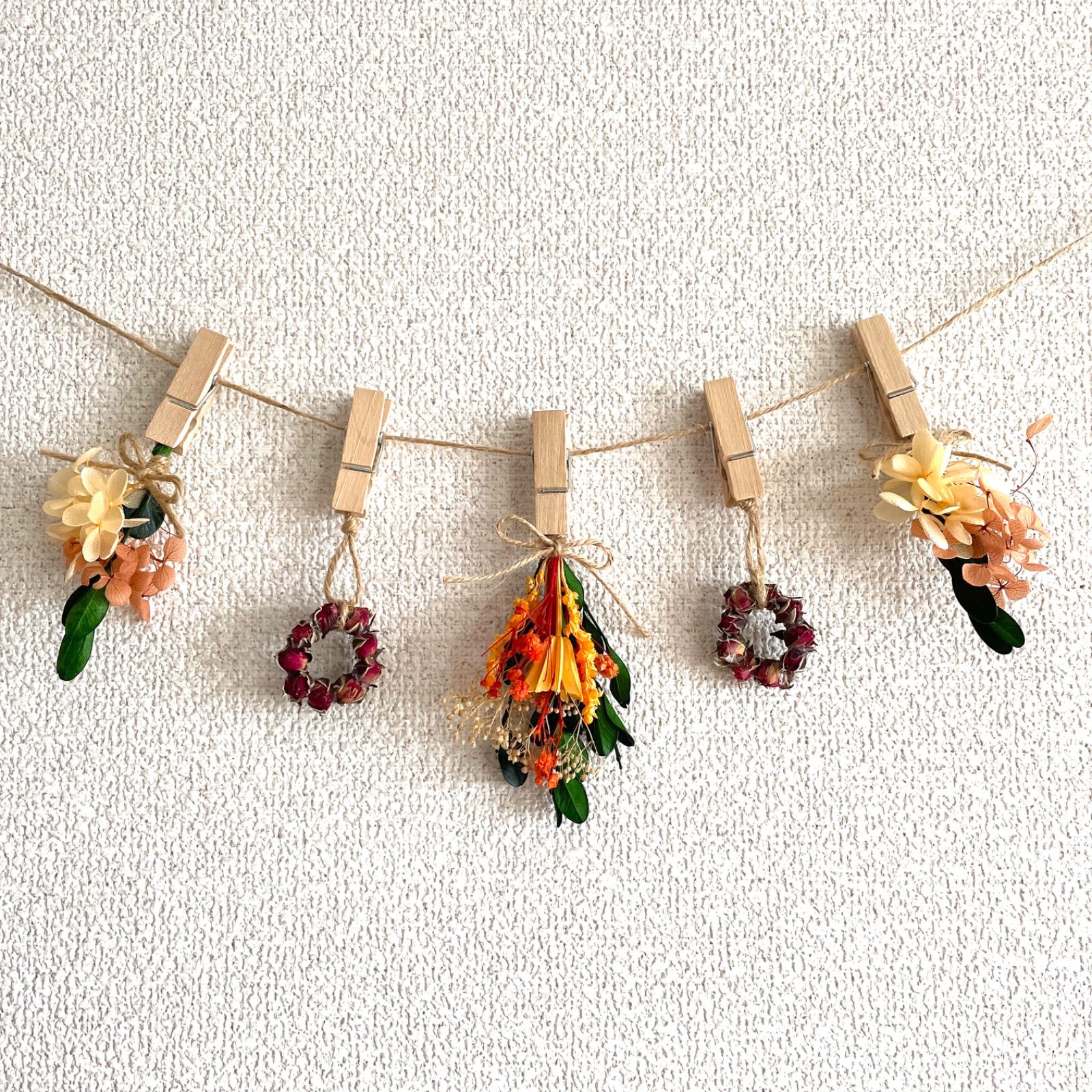 ドライフラワーガーランド(オレンジ&ミニバラ)No.23 - メルカリ 